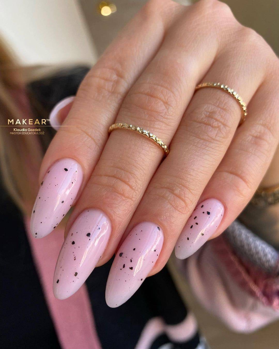 MAKEAR - Top No Wipe Dots Black - 8 ml.
